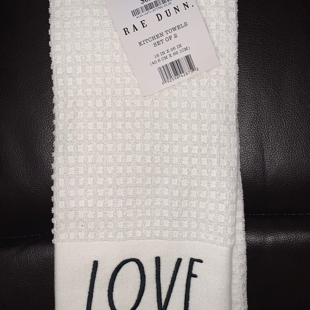 Rae Dunn “Love Family” Kitchen towel set